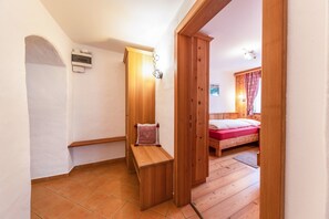 Interior - Holiday Apartment "Florerhof Ferienwohnung Rose" with Mountain View, Sauna & Garden (Völs am Schlern)