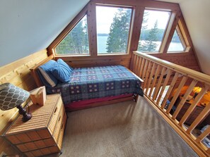 4 bedrooms, travel crib, free WiFi, bed sheets