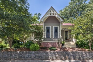 Exterior - Historic Cottage in Montford | Walk to Downtown (Asheville)