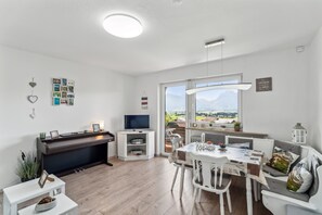 Télévision, chaîne hi-fi