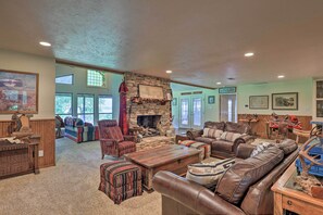 Interior - Granbury Lakefront Escape w/ Boat Dock & Slip! (Granbury)