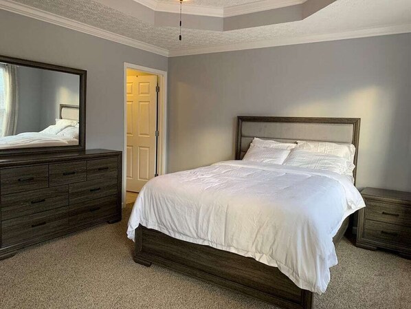 3 bedrooms, iron/ironing board, WiFi, bed sheets