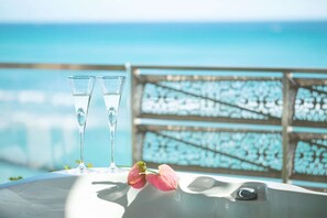 Beach/ocean view - Espacio The Jewel Of Waikiki (Honolulu)