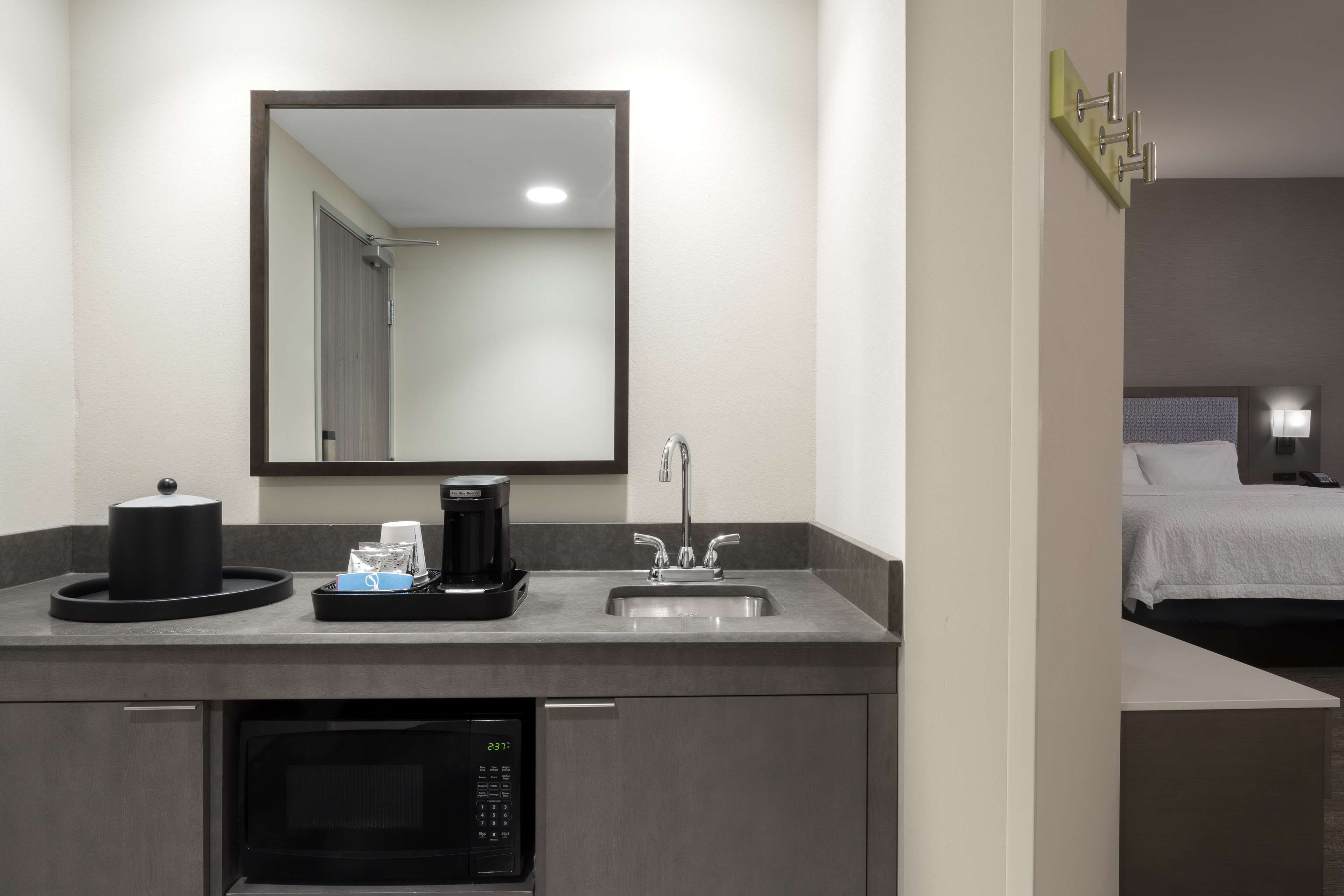 1 bedroom, desk, blackout curtains, free cots/infant beds