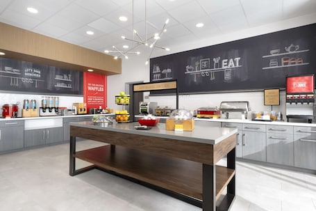 Free daily buffet breakfast