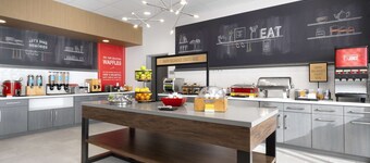 แฮมป์ตัน อินน์ แอนด์ สวีตส์ สเติน์ ชาร์ลส์ โอลด์ ทาวน์ เอเรีย