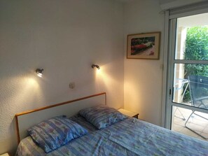 2 chambres, fer et planche à repasser, accès Internet