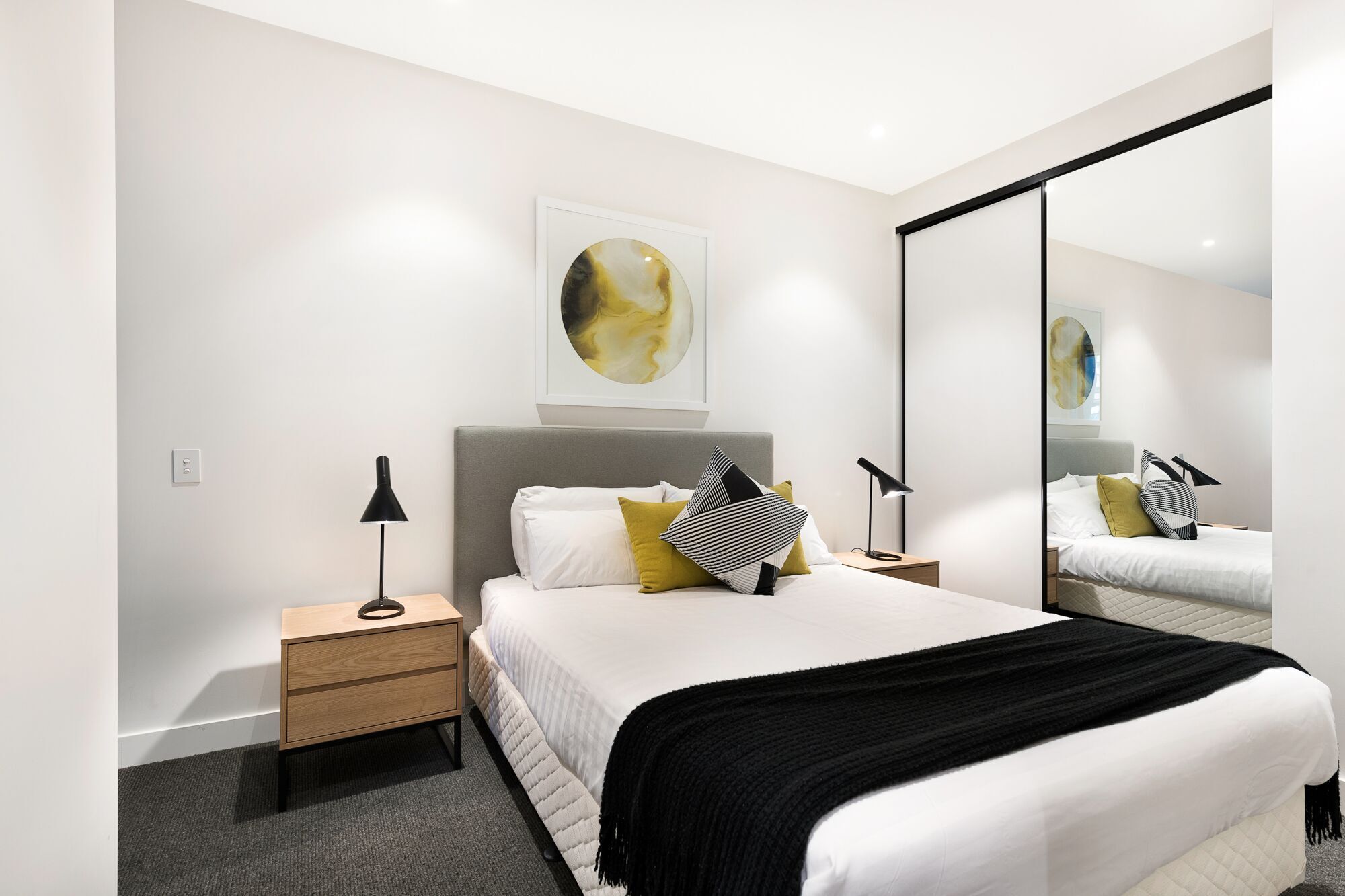 Tranquil One Bedroom Apartment in Carlton - 4 mins walk to Lincoln Square