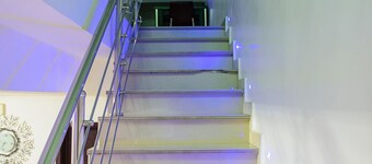 4 Bedroom Duplex, 24Hrs Electricity & Security, Unlimited WIFI/Pool/Garden & Gym