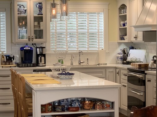  Country Home with amazing linens, 5 Star Reviews & low Fees