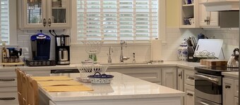  Country Home with amazing linens, 5 Star Reviews & low Fees