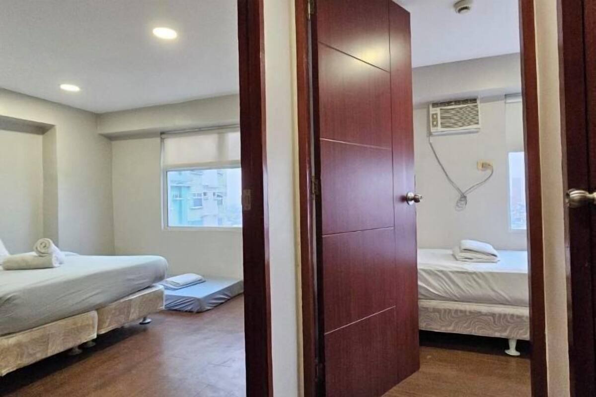 3 bedrooms, soundproofing, free WiFi, bed sheets