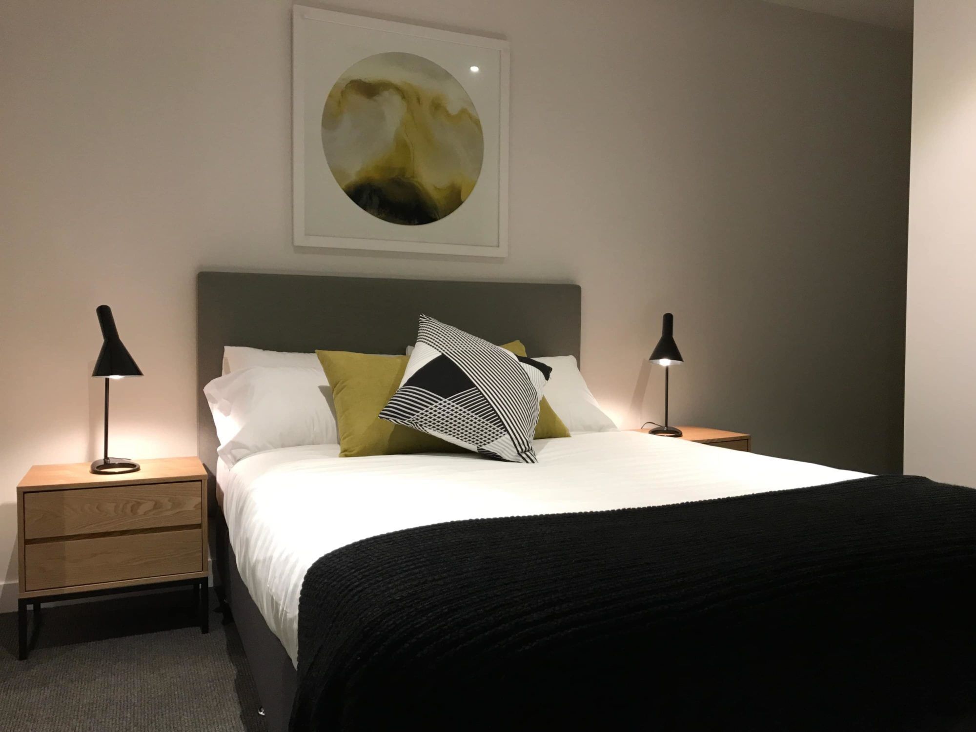 Tranquil Two Bedroom Apartment in Carlton - 4 mins walk to Lincoln Square