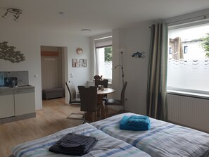 Free WiFi, bed sheets