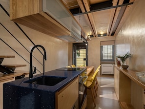 Deluxe Apartment | Private kitchen