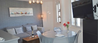 Apartment near port center and beach - Sea view