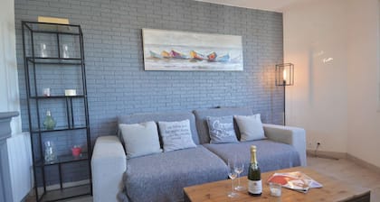Apartment near port center and beach - Sea view