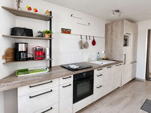 Private kitchen - Apartment near port center and beach - Sea view (Courseulles-sur-Mer)