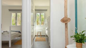 2 bedrooms, iron/ironing board, WiFi (free), bed sheets