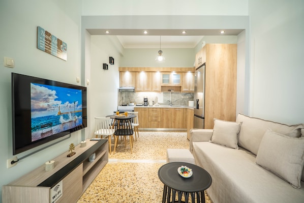 Basic Apartment | Living area | TV