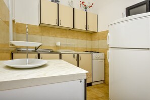 専用キッチン | 冷蔵庫、電子レンジ、コンロ、電気ポット