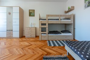2 bedrooms, iron/ironing board, free WiFi - House Tinac (Crikvenica)