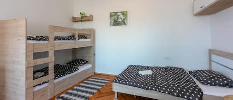 2 Schlafzimmer, BĂŒgeleisen/BĂŒgelbrett, kostenloses WLAN