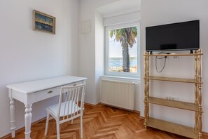 2 bedrooms, iron/ironing board, free WiFi - House Tinac (Crikvenica)