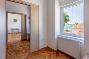 2 chambres, fer et planche à repasser, accès au Wi-Fi (inclus)