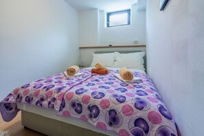 3 chambres, fer et planche à repasser, accès au Wi-Fi (inclus)