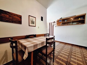 Studio (A2) | Restauration