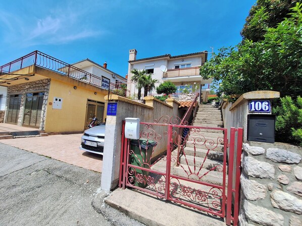 Building design - Apartments Tortuga (Crikvenica)