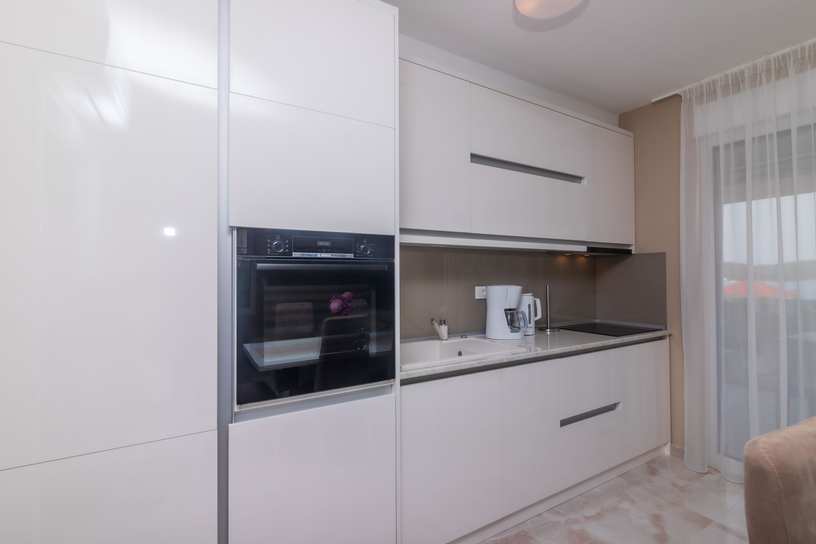Private kitchen | Fridge, microwave, oven, stovetop