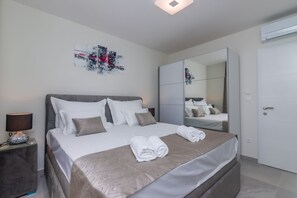2 bedrooms, iron/ironing board, free WiFi