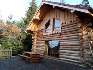 Terrace/patio - Nature Retreat: Cozy 6-Person Chalet Near Gérardmer - Hiking, Skiing & Baby-Friendly (Anould)