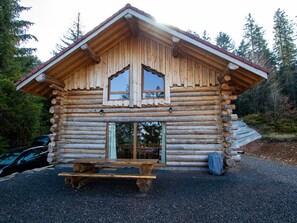 Exterior - Nature Retreat: Cozy 6-Person Chalet Near Gérardmer - Hiking, Skiing & Baby-Friendly (Anould)