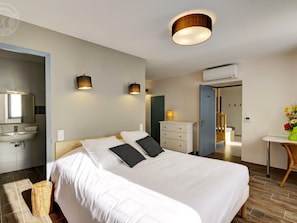 5 bedrooms, free WiFi