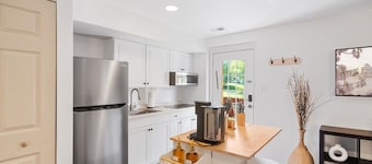 Charming 2beds basement with firepit