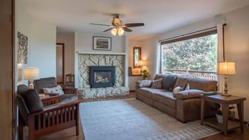 TV, fireplace, offices