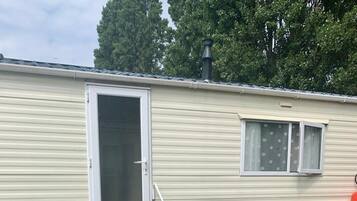 Cabin | Bahagian luar