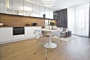 Deluxe Apartment | Living room | Smart TV - P&O Apartments Ogrodowa (Warsaw)