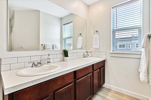 花灑/浴缸組合、風筒、提供毛巾