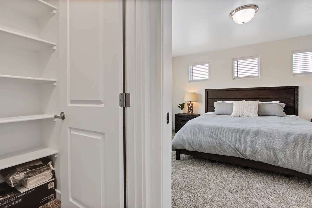 3 bedrooms, iron/ironing board, travel crib, WiFi
