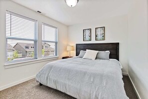 3 間睡房、熨斗/熨衫板、可攜式嬰兒床、Wi-Fi