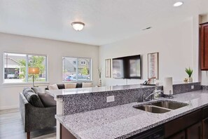 Interior - Charming Centrally Located Treasure Valley Custom (Nampa)