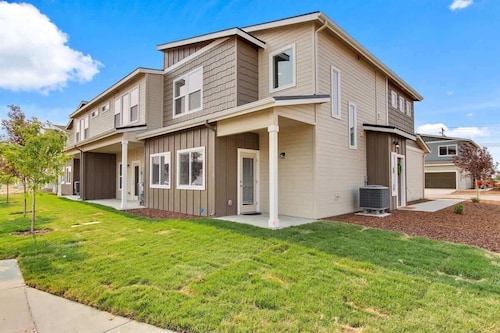 Charming Centrally Located Treasure Valley Custom