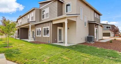 Charming Centrally Located Treasure Valley Custom
