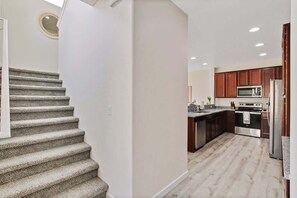 Fridge, microwave, oven, stovetop - Charming Centrally Located Treasure Valley Custom (Nampa)