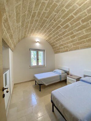 2 bedrooms, iron/ironing board, travel cot, free WiFi