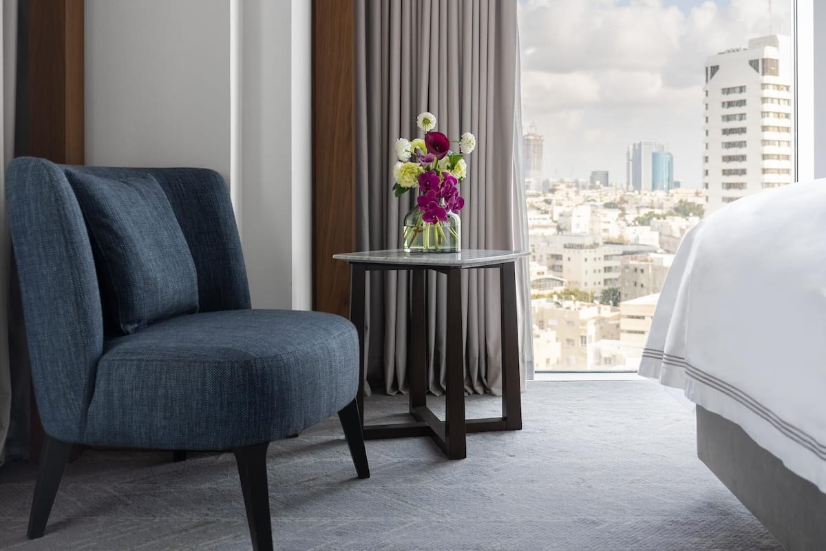 1 bedroom, premium bedding, down comforters, minibar